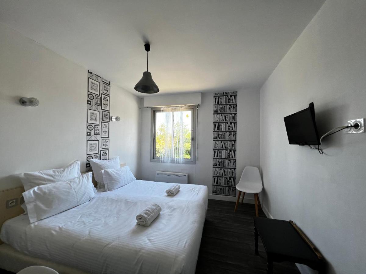 Hotel Les Montois Céaux Eksteriør bilde