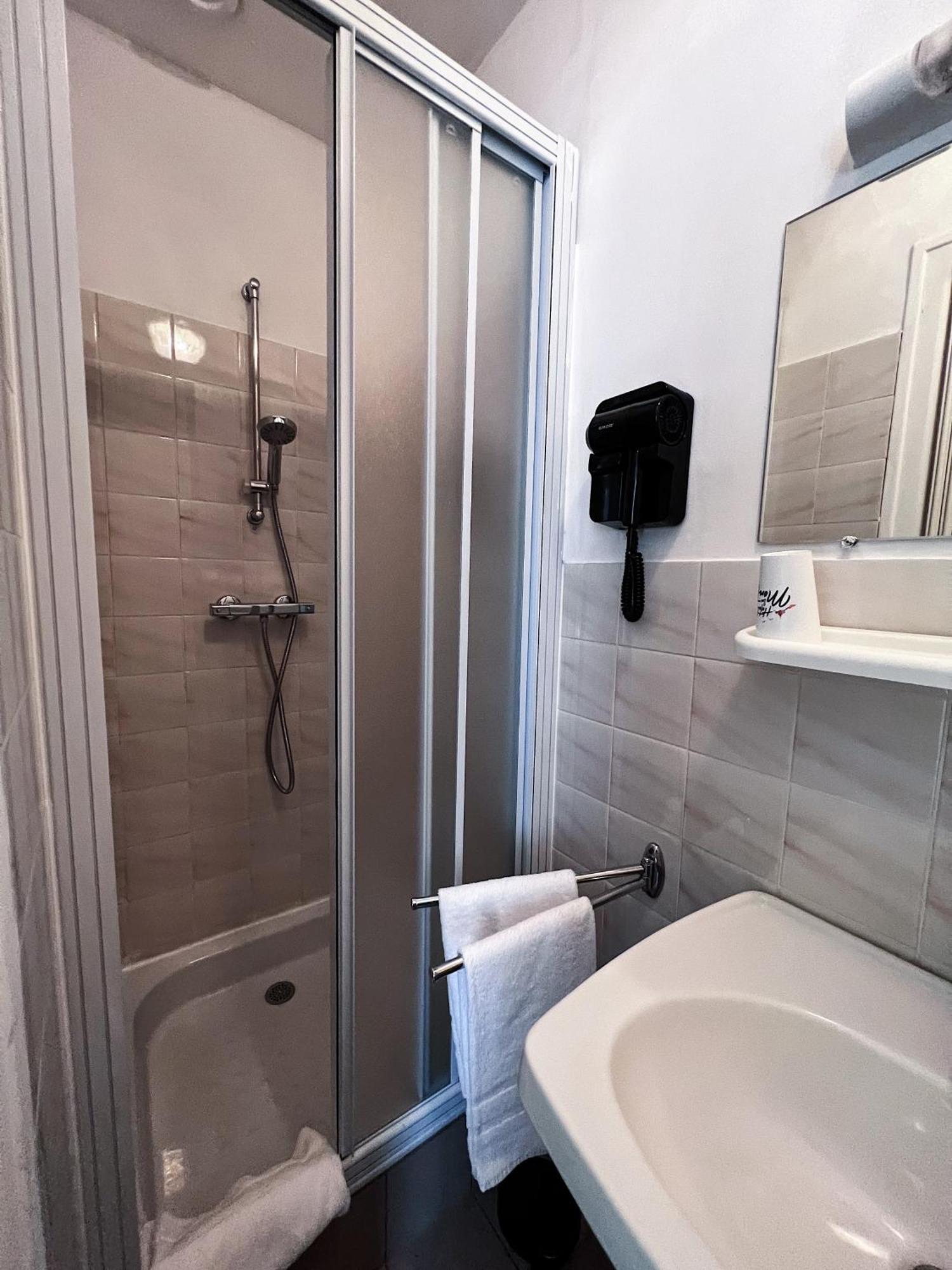 Hotel Les Montois Céaux Eksteriør bilde