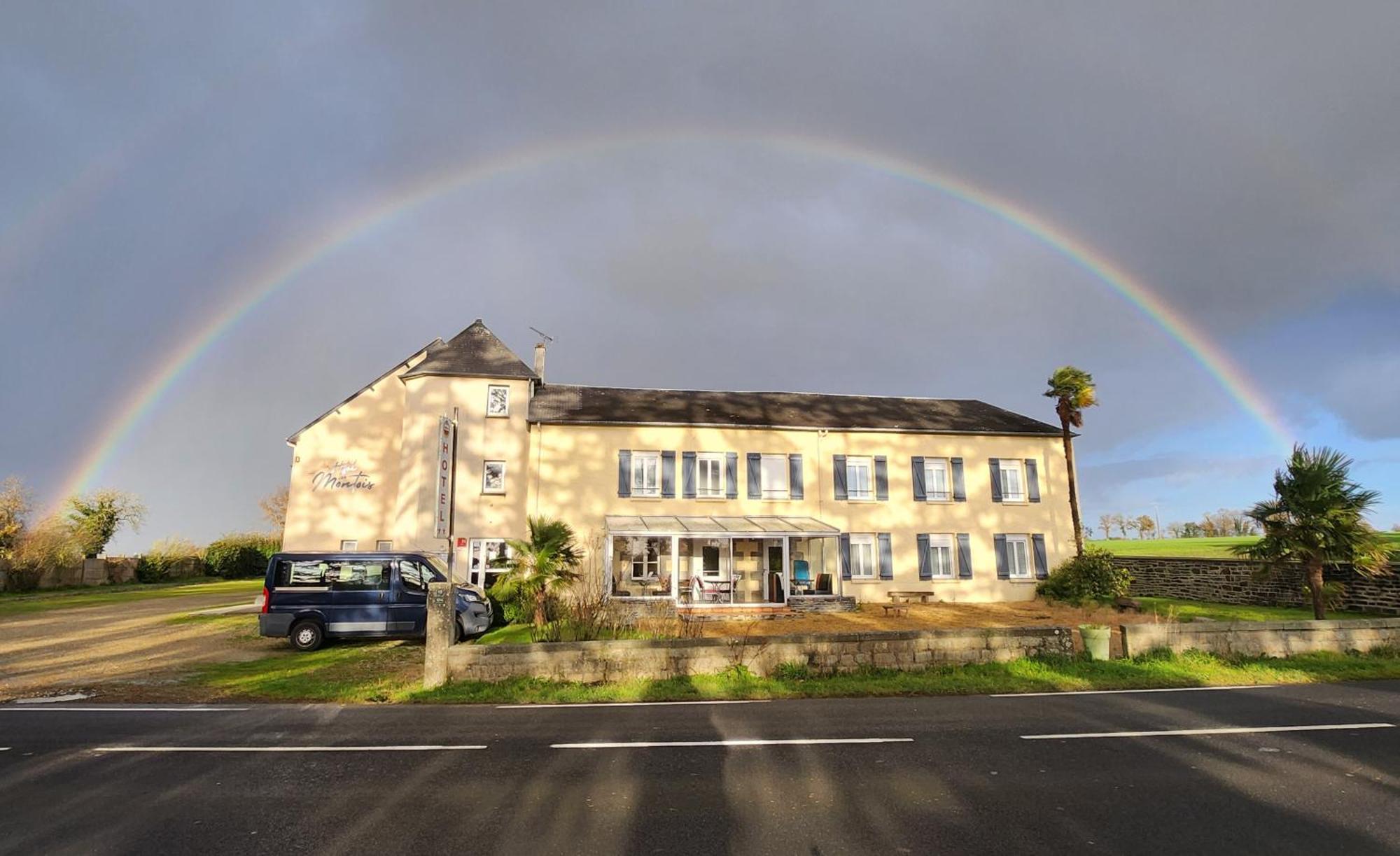 Hotel Les Montois Céaux Eksteriør bilde